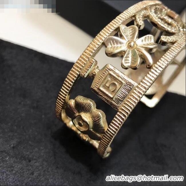 Buy Fashionable Chanel CC 5 Cuff Bracelet AB2925 Gold 2019