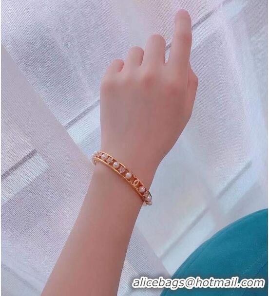 Sophisticated Chanel Pearl Star Open Bracelet CC0313 Gold 2020