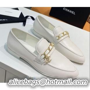 Famous Brand Chanel Calfksin Chain Charm Loafers G36420 White 2020