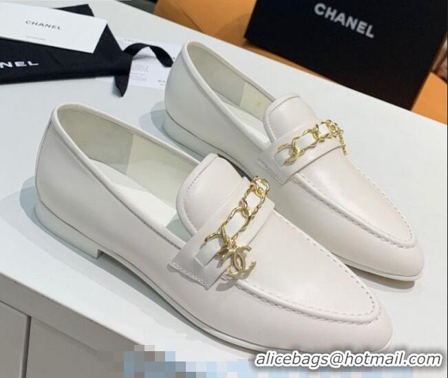 Famous Brand Chanel Calfksin Chain Charm Loafers G36420 White 2020