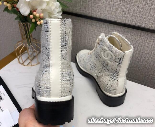 Famous Brand Chanel Tweed Pearl Short Boots G35154 White 2020