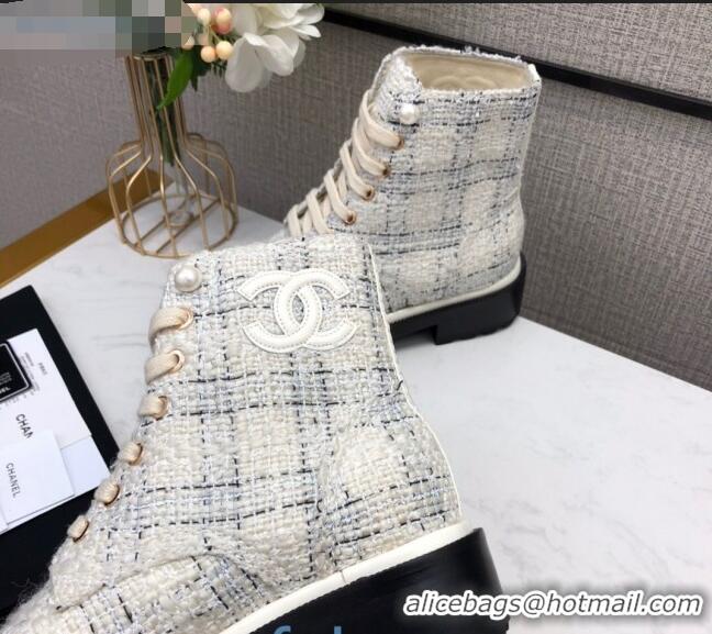 Famous Brand Chanel Tweed Pearl Short Boots G35154 White 2020