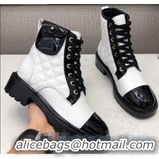 Pretty Style Chanel Crinkled Leather Ankle Boots with Pouch C81843 White 2020