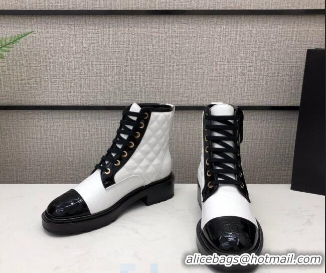 Pretty Style Chanel Crinkled Leather Ankle Boots with Pouch C81843 White 2020