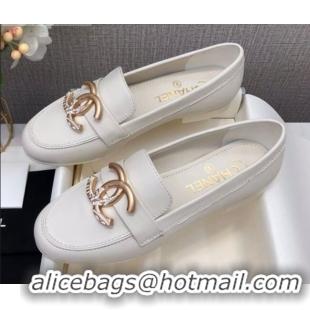 Fashion Chanel Lambskin Metal CC Flat Loafers C2831 White 2020