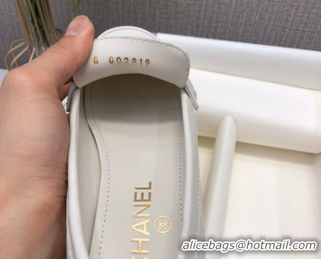 Fashion Chanel Lambskin Metal CC Flat Loafers C2831 White 2020