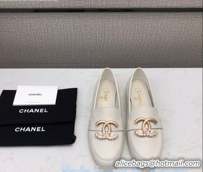 Fashion Chanel Lambskin Metal CC Flat Loafers C2831 White 2020