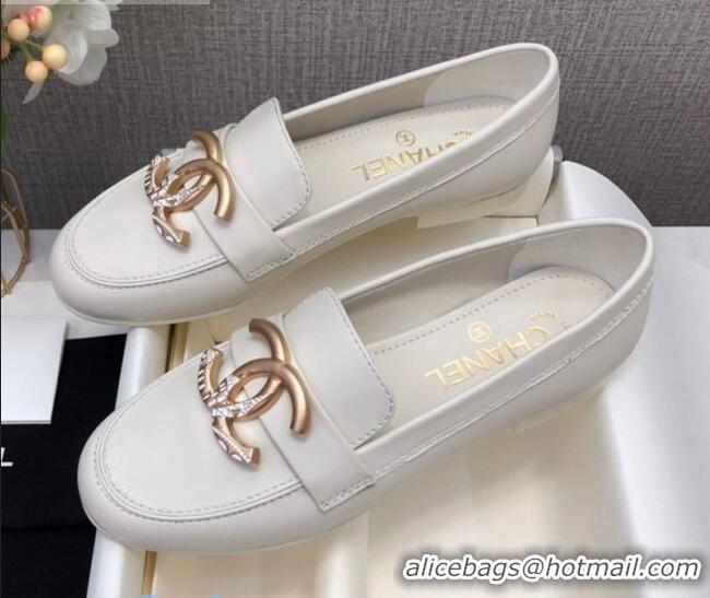 Fashion Chanel Lambskin Metal CC Flat Loafers C2831 White 2020