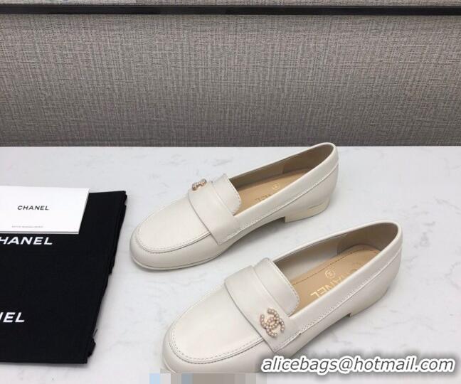 New Product Chanel Lambskin Pearl CC Flat Loafers C2833 White Leather 2020