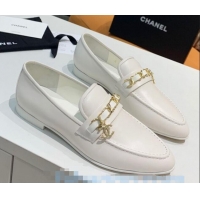 Famous Brand Chanel Calfksin Chain Charm Loafers G36420 White 2020