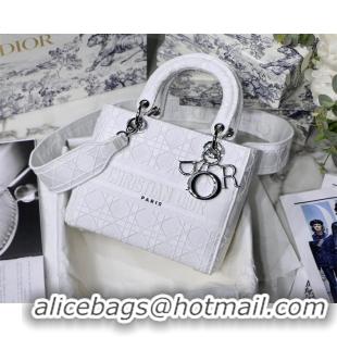 Shop Duplicate DIOR MEDIUM LADY D-LITE BAG Denim White Cannage Embroidery M0565OREY