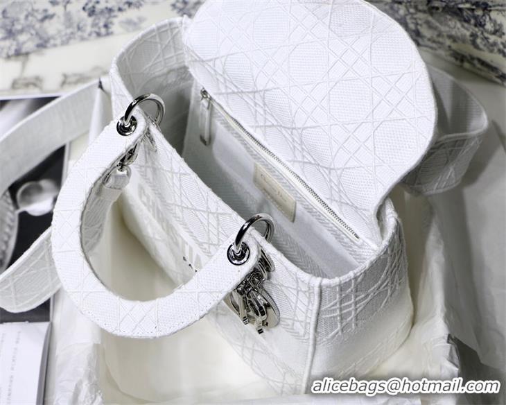 Shop Duplicate DIOR MEDIUM LADY D-LITE BAG Denim White Cannage Embroidery M0565OREY