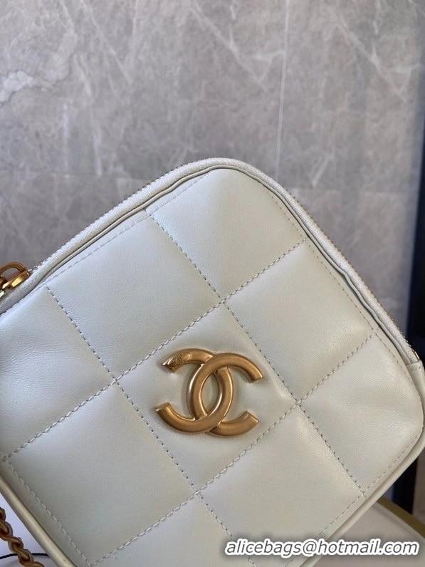 Shop Promotional Chanel small diamond bag Grained Calfskin & Gold-Tone Metal AS2201 White