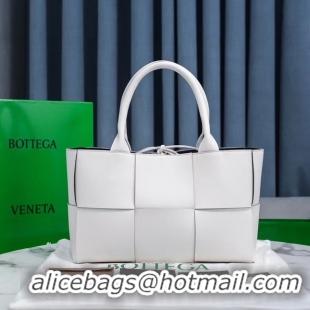 Luxury Bottega Veneta ARCO TOTE 609175 white