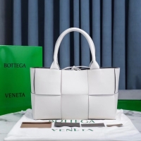 Luxury Bottega Veneta ARCO TOTE 609175 white