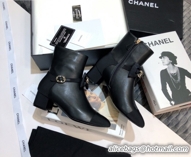 Sophisticated Chanel Grained Calfskin Mid-Heel Short Boots with CC Bow Black 2020