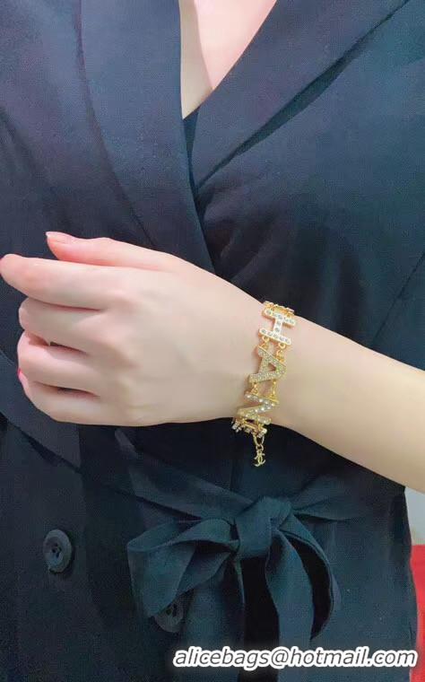 Stylish Chanel Bracelet CE5280