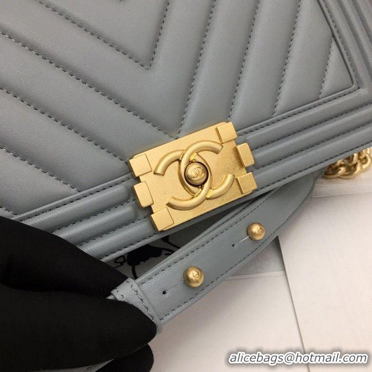 Top Quality Boy Chanel Flap Bag Original Chevron Leather Gray A67086V Frosted Golden Buckle