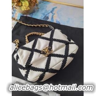 Pretty Style Chanel 19 flap bag AS1160 White & Black