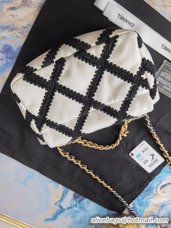 Pretty Style Chanel 19 flap bag AS1160 White & Black