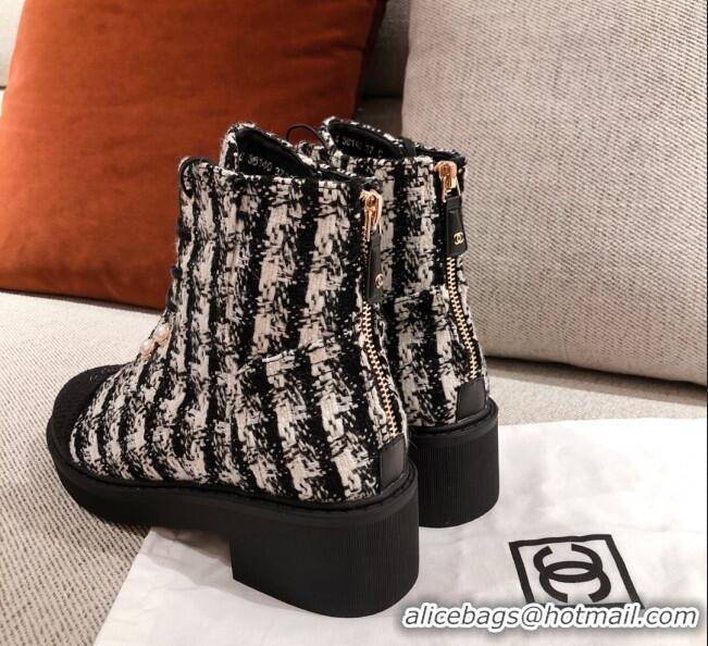 Pretty Style Chanel Tweed Short Ankle Boots with Pearls G33823 White/Black