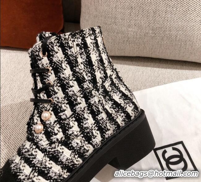 Pretty Style Chanel Tweed Short Ankle Boots with Pearls G33823 White/Black