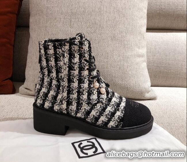 Pretty Style Chanel Tweed Short Ankle Boots with Pearls G33823 White/Black