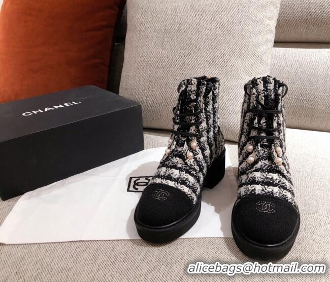 Pretty Style Chanel Tweed Short Ankle Boots with Pearls G33823 White/Black