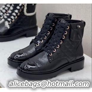 Pretty Style Chanel Quilted Shiny Crumpled Calfskin Short Boots with Pouch 120122 Black