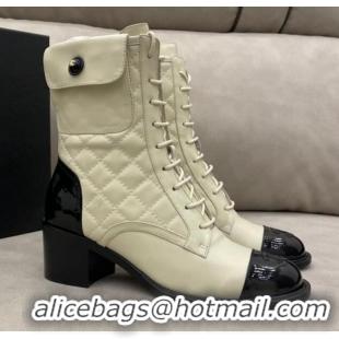 Unique Grade Chanel Quilted Leather Short Boots with Pouch 120420 White