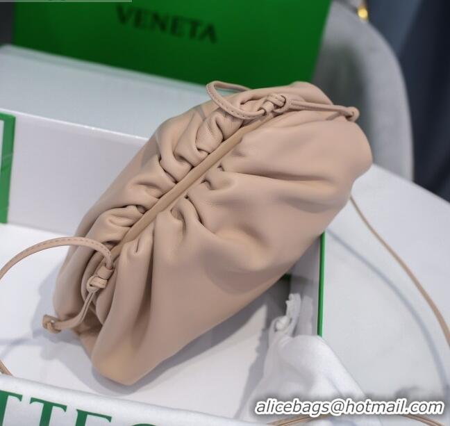 New Style Bottega Veneta The Mini Pouch Soft Clutch Bag in Calfskin BV0910 Nude Pink 2020