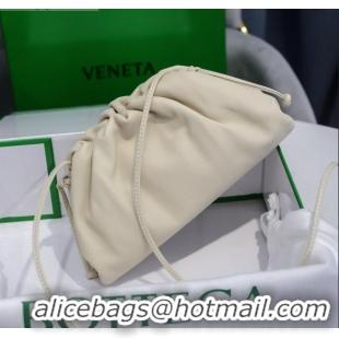 Pretty Style Bottega Veneta The Mini Pouch Soft Clutch Bag in Calfskin BV0910 White 2020