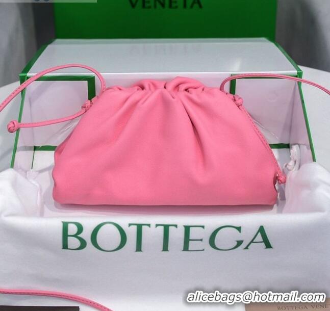 Discount Bottega Veneta The Mini Pouch Soft Clutch Bag in Calfskin BV0910 Light Pink 2020