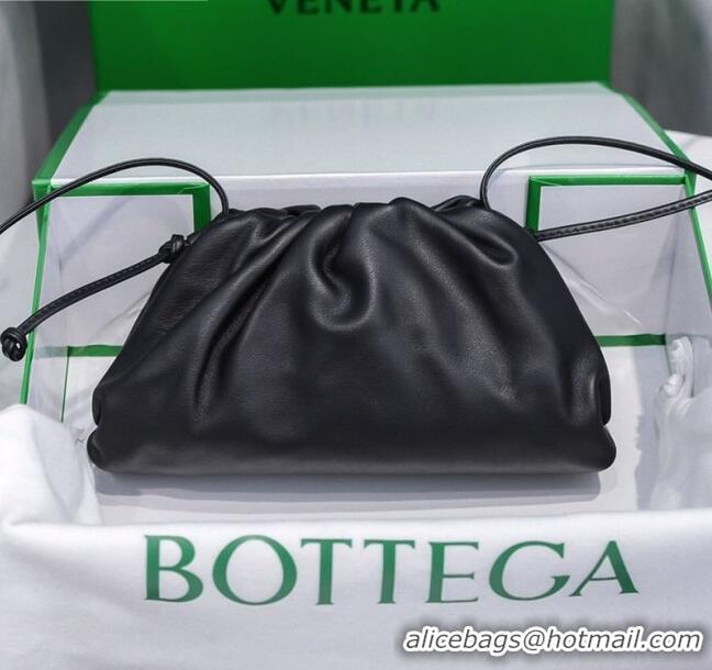 Top Sale Bottega Veneta The Mini Pouch Soft Clutch Bag in Calfskin BV0910 Black 2020