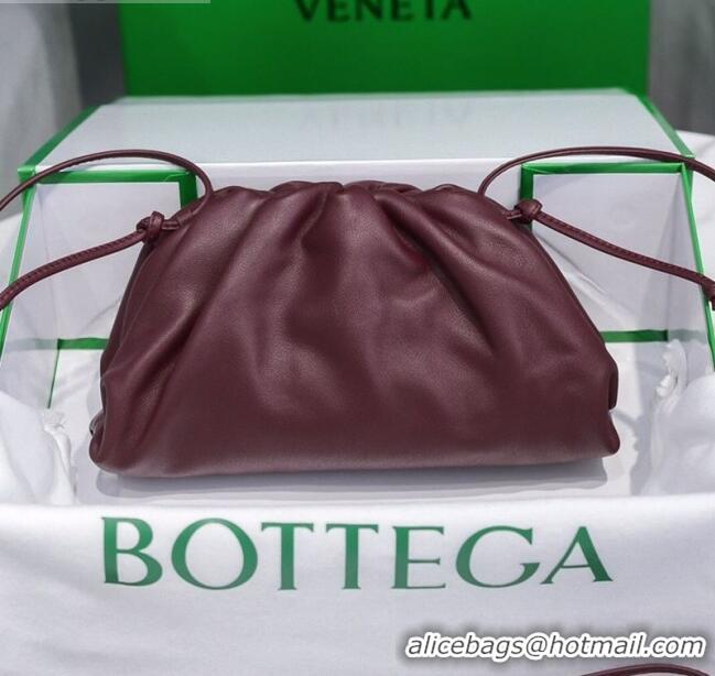 Luxurious Bottega Veneta The Mini Pouch Soft Clutch Bag in Calfskin BV0910 Burgundy 2020