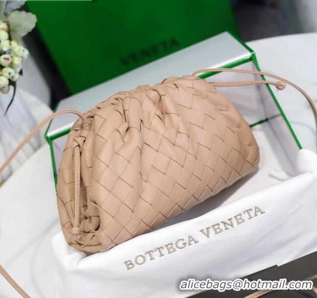 Low Price Bottega Veneta The Mini Pouch Clutch Bag in Large-Woven Lambskin BV0919 Nude Pink 2020