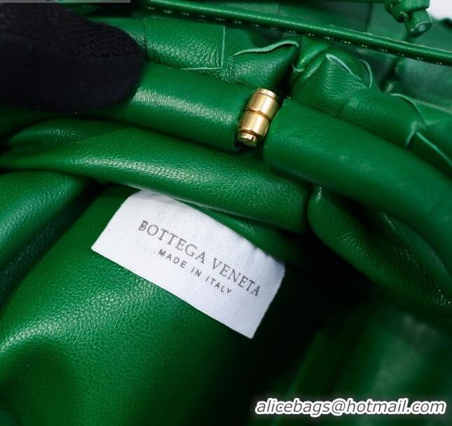 Promotional Bottega Veneta The Mini Pouch Clutch Bag in Large-Woven Lambskin BV0919 Racing Green 2020