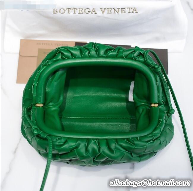 Promotional Bottega Veneta The Mini Pouch Clutch Bag in Large-Woven Lambskin BV0919 Racing Green 2020