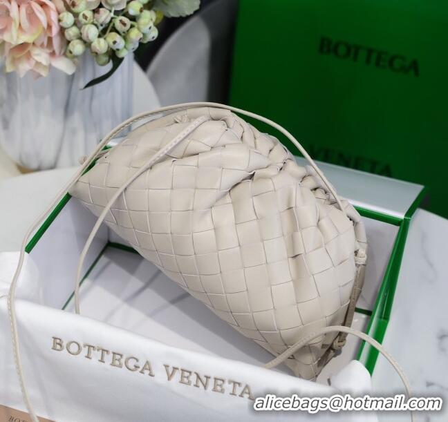 Hot Sell Bottega Veneta The Mini Pouch Clutch Bag in Large-Woven Lambskin BV0919 White 2020