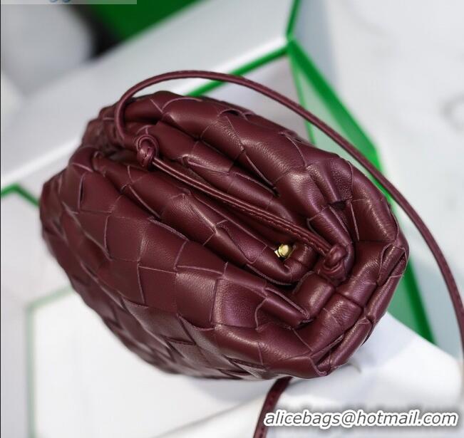 Low Price Bottega Veneta The Mini Pouch Clutch Bag in Large-Woven Lambskin BV0919 Burgundy 2020