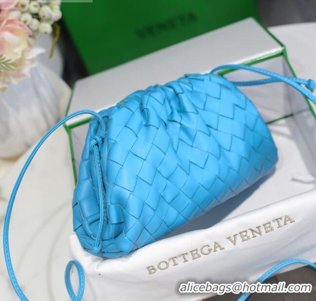 Trendy Design Bottega Veneta The Mini Pouch Clutch Bag in Large-Woven Lambskin BV0919 Sky Blue 2020