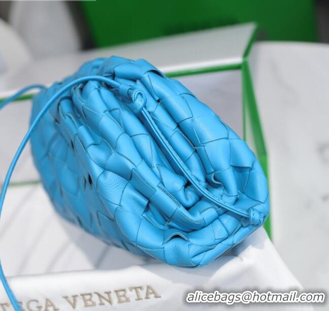 Trendy Design Bottega Veneta The Mini Pouch Clutch Bag in Large-Woven Lambskin BV0919 Sky Blue 2020