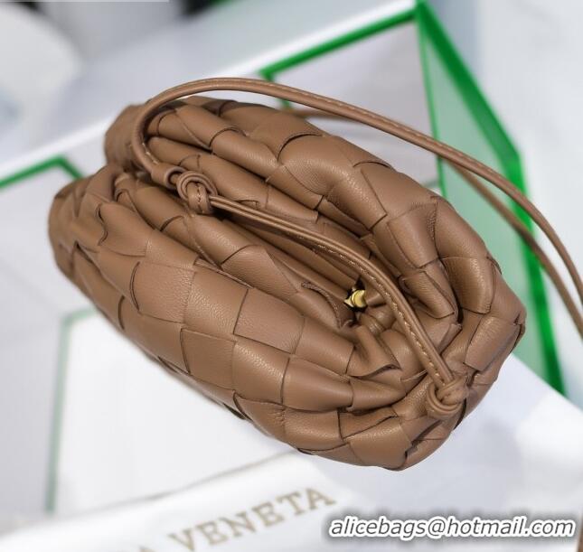 Unique Style Bottega Veneta The Mini Pouch Clutch Bag in Large-Woven Lambskin BV0919 Brown 2020