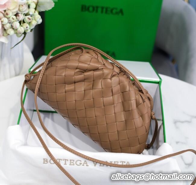 Unique Style Bottega Veneta The Mini Pouch Clutch Bag in Large-Woven Lambskin BV0919 Brown 2020