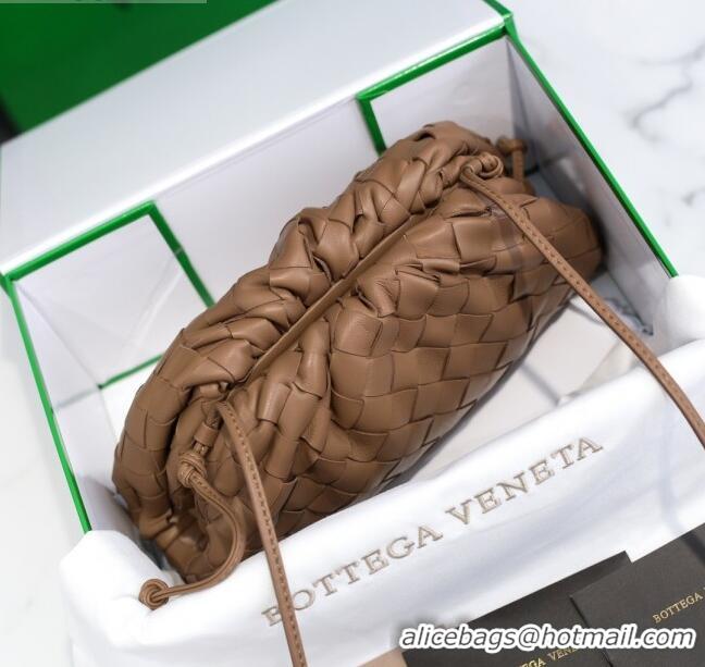 Unique Style Bottega Veneta The Mini Pouch Clutch Bag in Large-Woven Lambskin BV0919 Brown 2020