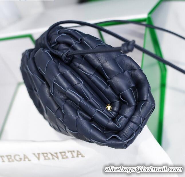 Buy Grade Bottega Veneta The Mini Pouch Clutch Bag in Large-Woven Lambskin BV0919 Navy Blue 2020