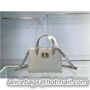 Affordable Price DIOR MEDIUM ST HONORE TOTE Grained Calfskin M9321UMBA gray