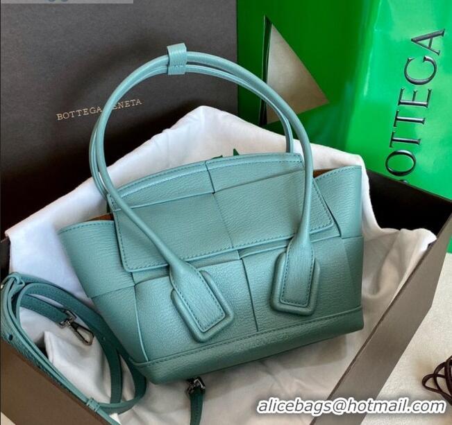 Famous Brand Bottega Veneta Arco Mini Bag in Grained Maxi Woven Calfskin BV0411 Light Blue 2020