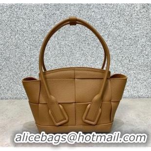 Good Taste Bottega Veneta Arco Mini Bag in Grained Maxi Woven Calfskin BV0411 Light Brown 2020