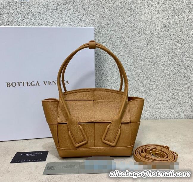 Good Taste Bottega Veneta Arco Mini Bag in Grained Maxi Woven Calfskin BV0411 Light Brown 2020